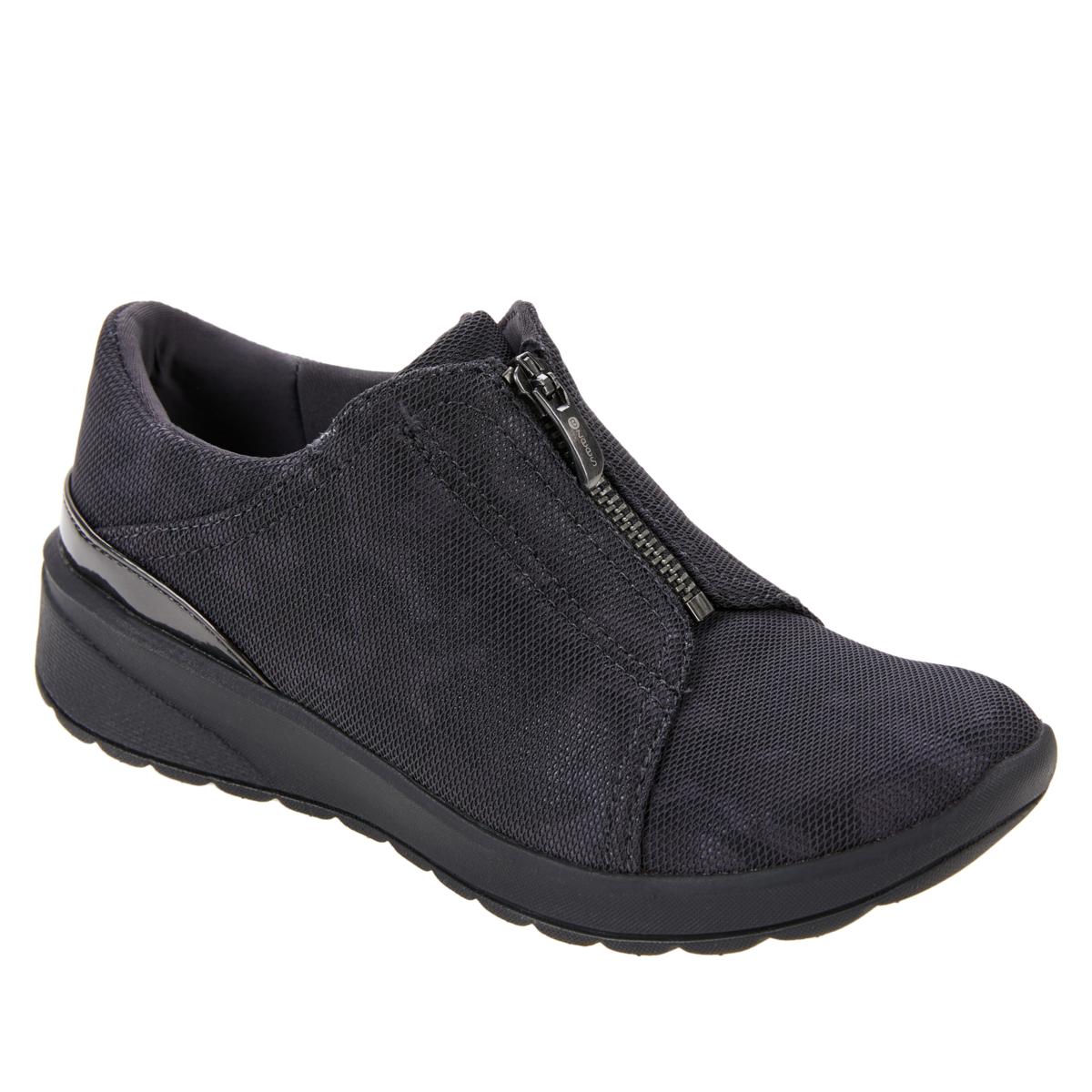 BLESS N°69 OPENAIR SHOSE BLACK SLIP-ON Amazon.com | BZees Women's Trophy Slip On Washable Comfort Sneaker
