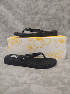 "AS IS" Yellow Box Jamelle Leather Rhinestone Thong  Sandal